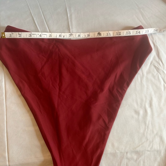 Stylish Women's Swimwear Set in Burgundy and Pink - Picture 9 of 16